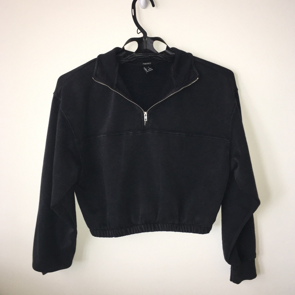 (never worn) black cropped jacket